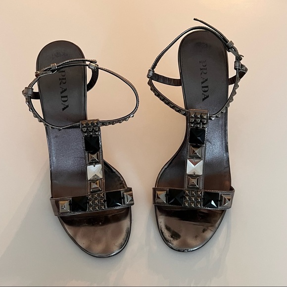 PRADA WOMENS T STRAP SILVER SANDAL BEADED AND STUDDED ACCENTS SIZE IT 38 - Picture 1 of 15